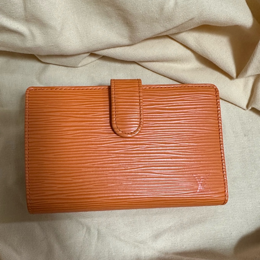 Louis Vuitton mandarin wallet
